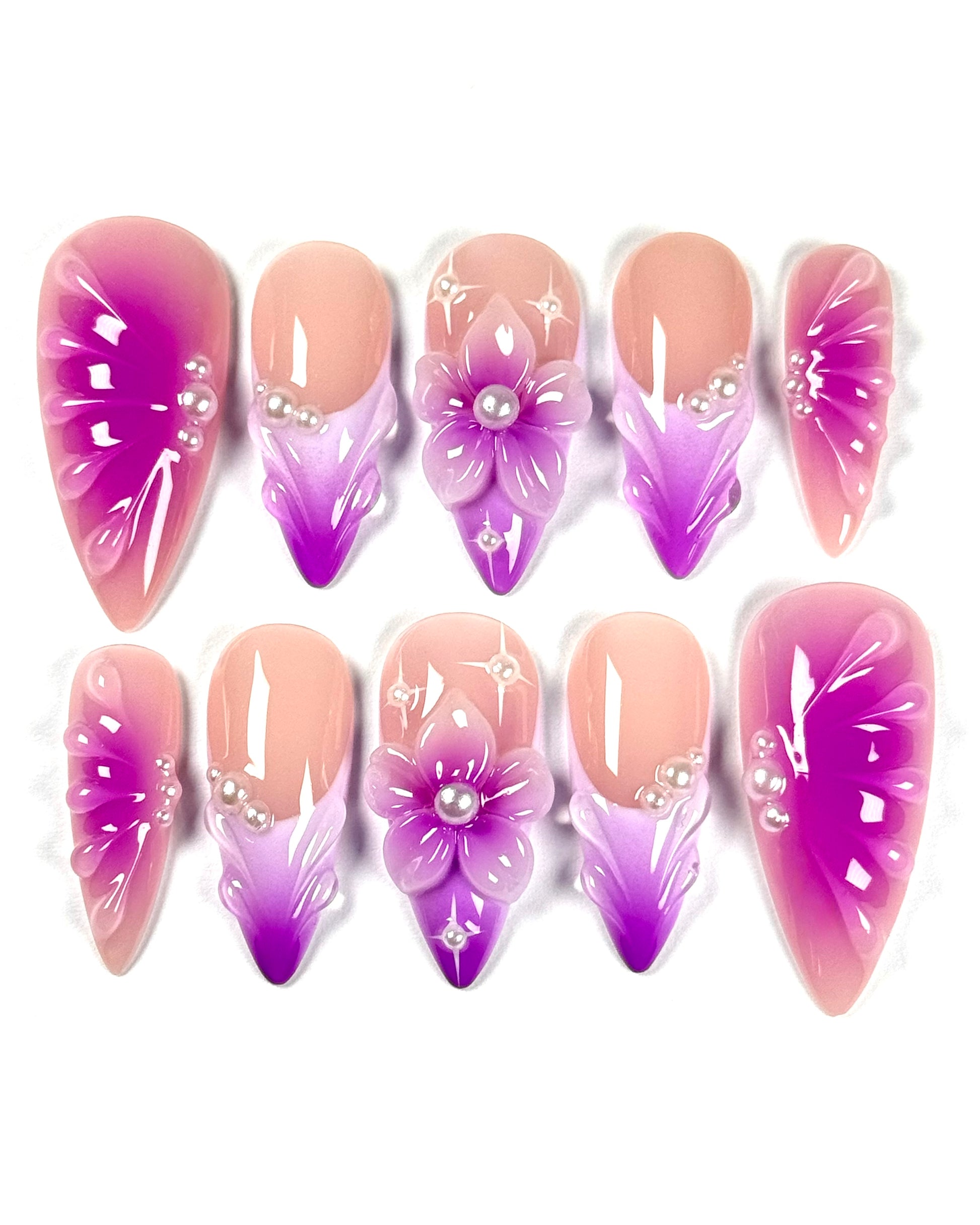 Press on nails Sultana inspirés de Cleaning Love de Fay M